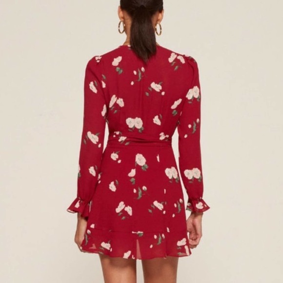 Reformation Red Floral Wrap Dress Size MP - Picture 3 of 11